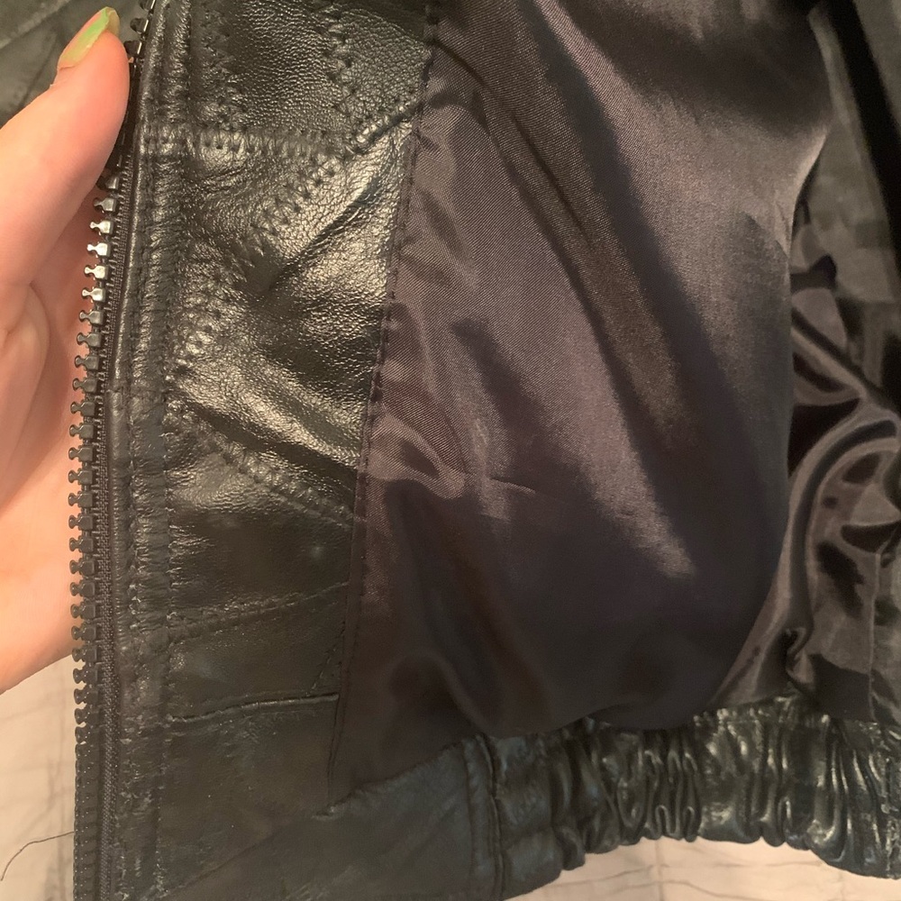 leather jacket - Picture 4 of 7